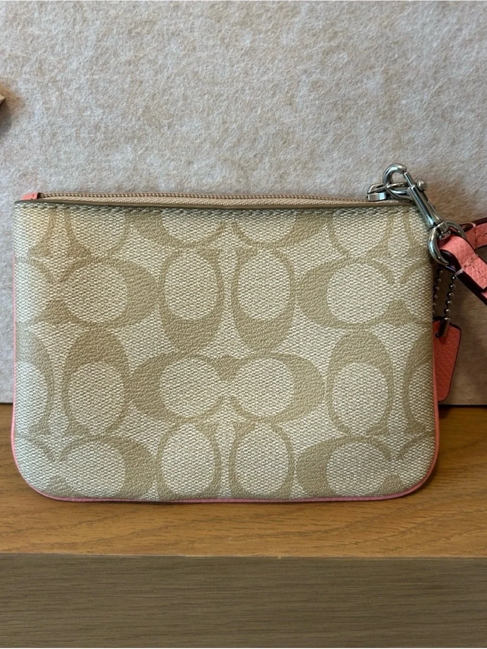 Coach Signature Corner Zip Small Wristlet with Hangtag